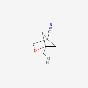 molecular formula C7H9NO2 B8212324 1-(Hydroxymethyl)-2-oxabicyclo[2.1.1]hexane-4-carbonitrile 