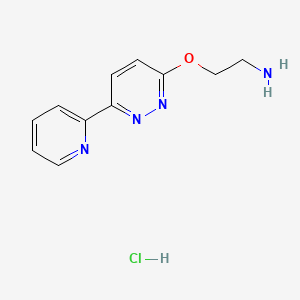 molecular formula C11H13ClN4O B8212497 2-((6-(Pyridin-2-yl)pyridazin-3-yl)oxy)ethanamine hydrochloride 