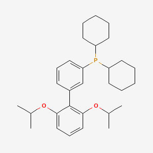 molecular formula C30H43O2P B8215673 [2',6'-Bis(propan-2-yloxy)-[1,1'-biphenyl]-3-yl]dicyclohexylphosphane 