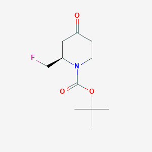 molecular formula C11H18FNO3 B8215917 tert-butyl (2R)-2-(fluoromethyl)-4-oxopiperidine-1-carboxylate 