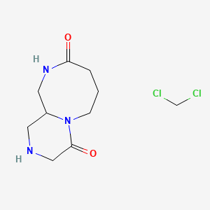 molecular formula C10H17Cl2N3O2 B8216675 decahydro-1H-pyrazino[1,2-a][1,4]diazocine-4,9-dione; dichloromethane 