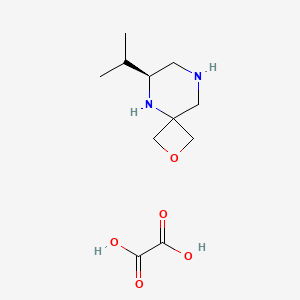 molecular formula C11H20N2O5 B8216958 oxalic acid;(6S)-6-propan-2-yl-2-oxa-5,8-diazaspiro[3.5]nonane 