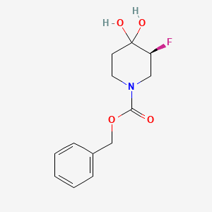 molecular formula C13H16FNO4 B8217554 benzyl (3S)-3-fluoro-4,4-dihydroxypiperidine-1-carboxylate 
