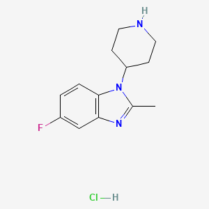molecular formula C13H17ClFN3 B8219981 5-fluoro-2-methyl-1-(piperidin-4-yl)-1H-1,3-benzodiazole hydrochloride 