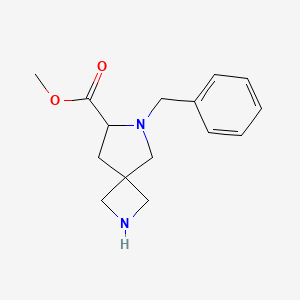 molecular formula C15H20N2O2 B8220549 Methyl 6-benzyl-2,6-diazaspiro[3.4]octane-7-carboxylate 