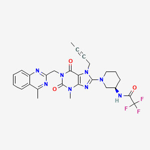 molecular formula C27H27F3N8O3 B8222393 (R)-N-(1-(7-(but-2-yn-1-yl)-3-methyl-1-((4-methylquinazolin-2-yl)methyl)-2,6-dioxo-2,3,6,7-tetrahydro-1H-purin-8-yl)piperidin-3-yl)-2,2,2-trifluoroacetamide CAS No. 1673546-62-7
