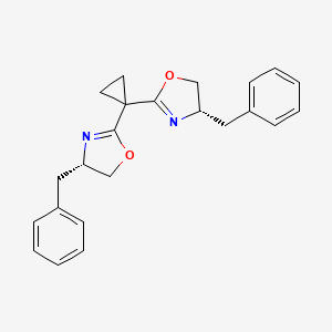 molecular formula C23H24N2O2 B8222689 (4S,4'S)-2,2'-(Cyclopropane-1,1-diyl)bis(4-benzyl-4,5-dihydrooxazole) 
