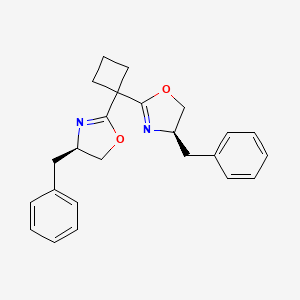 molecular formula C24H26N2O2 B8222740 (4R,4'R)-2,2'-(Cyclobutane-1,1-diyl)bis(4-benzyl-4,5-dihydrooxazole) 