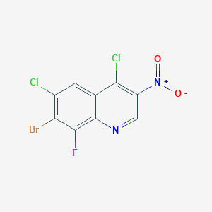 molecular formula C9H2BrCl2FN2O2 B8223706 7-溴-4,6-二氯-8-氟-3-硝基喹啉 