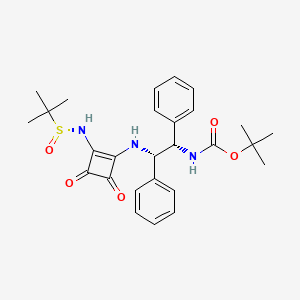 molecular formula C27H33N3O5S B8224047 tert-Butyl ((1S,2S)-2-((2-(((R)-tert-butylsulfinyl)amino)-3,4-dioxocyclobut-1-en-1-yl)amino)-1,2-diphenylethyl)carbamate 