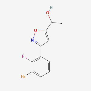 molecular formula C11H9BrFNO2 B8225246 1-[3-(3-Bromo-2-fluorophenyl)-1,2-oxazol-5-yl]ethanol 