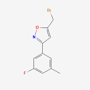 molecular formula C11H9BrFNO B8225688 5-(Bromomethyl)-3-(3-fluoro-5-methylphenyl)-1,2-oxazole 