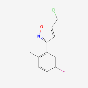 molecular formula C11H9ClFNO B8225709 5-(Chloromethyl)-3-(5-fluoro-2-methylphenyl)-1,2-oxazole 