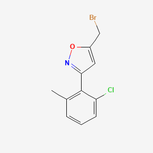 molecular formula C11H9BrClNO B8225769 5-(Bromomethyl)-3-(2-chloro-6-methylphenyl)-1,2-oxazole 