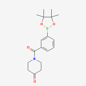 molecular formula C18H24BNO4 B8231787 1-(3-(4,4,5,5-Tetramethyl-1,3,2-dioxaborolan-2-yl)benzoyl)piperidin-4-one 