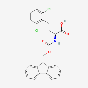 molecular formula C25H21Cl2NO4 B8233573 (2S)-4-(2,6-dichlorophenyl)-2-(9H-fluoren-9-ylmethoxycarbonylamino)butanoic acid 