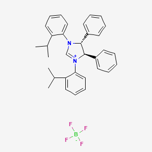 molecular formula C33H35BF4N2 B8234452 (4R,5R)-1,3-Bis(2-isopropylphenyl)-4,5-diphenyl-4,5-dihydro-1H-imidazol-3-ium tetrafluoroborate 
