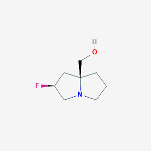 molecular formula C8H14FNO B8237326 ((2S,7AS)-2-Fluorotetrahydro-1H-pyrrolizin-7a(5H)-yl)methanol 