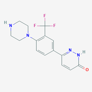 molecular formula C15H15F3N4O B8238599 6-(4-(piperazin-1-yl)-3-(trifluoromethyl)phenyl)pyridazin-3(2H)-one 