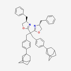 molecular formula C55H62N2O2 B8239426 (4R,4'R)-2,2'-(1,3-Bis(4-(adamantan-1-yl)phenyl)propane-2,2-diyl)bis(4-benzyl-4,5-dihydrooxazole) 