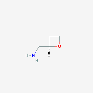 molecular formula C5H11NO B8242670 [(2R)-2-methyloxetan-2-yl]methanamine 