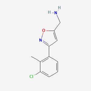 molecular formula C11H11ClN2O B8247525 [3-(3-Chloro-2-methylphenyl)-1,2-oxazol-5-yl]methanamine 