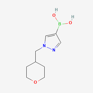 molecular formula C9H15BN2O3 B8248126 (1-((Tetrahydro-2H-pyran-4-yl)methyl)-1H-pyrazol-4-yl)boronic acid 