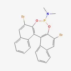 molecular formula C22H16Br2NO2P B8249007 (11bS)-2,6-Dibromo-N,N-dimethyldinaphtho[2,1-d:1',2'-f][1,3,2]dioxaphosphepin-4-amine 