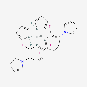 molecular formula C30H22F4N2Ti B8251941 Titanium, bis(eta5-2,4-cyclopentadien-1-yl)bis[2,6-difluoro-3-(1H-pyrrol-1-yl)phenyl]- 