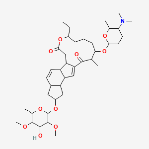 molecular formula C40H63NO10 B8256799 15-[5-(Dimethylamino)-6-methyloxan-2-yl]oxy-19-ethyl-7-(4-hydroxy-3,5-dimethoxy-6-methyloxan-2-yl)oxy-14-methyl-20-oxatetracyclo[10.10.0.02,10.05,9]docosa-3,11-diene-13,21-dione CAS No. 131929-67-4