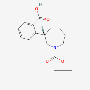 molecular formula C18H25NO4 B8257138 (S)-2-(1-(tert-butoxycarbonyl)azepan-3-yl)benzoic acid 