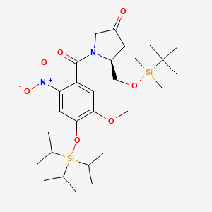 molecular formula C28H48N2O7Si2 B8262525 (S)-5-(((叔丁基二甲基甲硅烷基)氧基)甲基)-1-(5-甲氧基-2-硝基-4-((三异丙基甲硅烷基)氧基)苯甲酰)吡咯烷-3-酮 