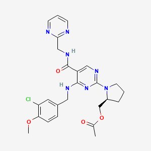 molecular formula C25H28ClN7O4 B8263418 (S)-(1-(4-((3-Chloro-4-methoxybenzyl)amino)-5-((pyrimidin-2-ylmethyl)carbamoyl)pyrimidin-2-yl)pyrrolidin-2-yl)methyl acetate 