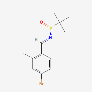 molecular formula C12H16BrNOS B8267021 (NE,R)-N-[(4-bromo-2-methylphenyl)methylidene]-2-methylpropane-2-sulfinamide 