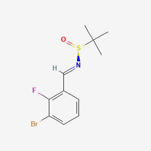 molecular formula C11H13BrFNOS B8267061 (NE,S)-N-[(3-bromo-2-fluorophenyl)methylidene]-2-methylpropane-2-sulfinamide 