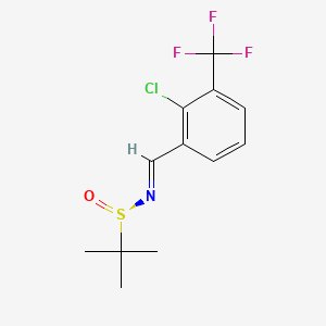 molecular formula C12H13ClF3NOS B8267875 (NE,R)-N-[[2-chloro-3-(trifluoromethyl)phenyl]methylidene]-2-methylpropane-2-sulfinamide 