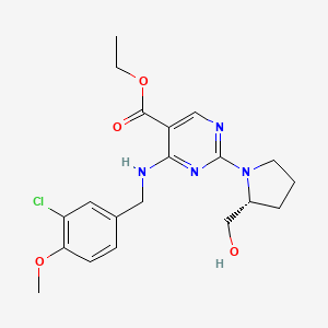 molecular formula C20H25ClN4O4 B8268237 (R)-Ethyl 4-((3-chloro-4-methoxybenzyl)amino)-2-(2-(hydroxymethyl)pyrrolidin-1-yl)pyrimidine-5-carboxylate 