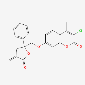 molecular formula C22H17ClO5 B8273217 3-Chloro-4-methyl-7-((4-methylene-5-oxo-2-phenyltetrahydro-2-furanyl)methoxy)-2H-chromen-2-one 