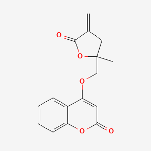 molecular formula C16H14O5 B8299979 4-((2-Methyl-4-methylene-5-oxotetrahydro-2-furanyl)methoxy)-2H-chromen-2-one 