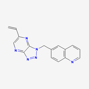 molecular formula C16H12N6 B8326876 6-((6-Vinyl-1H-[1,2,3]triazolo[4,5-b]pyrazin-1-yl)methyl)quinoline 