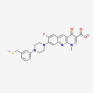 molecular formula C26H25FN4O3S B8410066 1-Methyl-4-oxo-7-fluoro-8-[4-[3-(methylthiomethyl)phenyl]piperazino]-1,4-dihydrobenzo[b][1,8]naphthyridine-3-carboxylic acid 