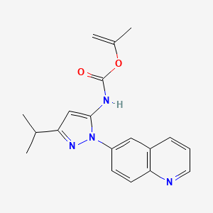 molecular formula C19H20N4O2 B8436214 prop-1-en-2-yl 3-isopropyl-1-(quinolin-6-yl)-1H-pyrazol-5-ylcarbamate 