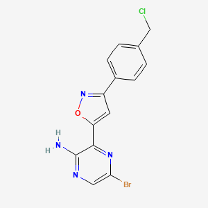 molecular formula C14H10BrClN4O B8436908 5-Bromo-3-[3-[4-(chloromethyl)phenyl]isoxazol-5-yl]pyrazin-2-amine 