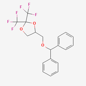 molecular formula C19H16F6O3 B8555979 4-[(Diphenylmethoxy)methyl]-2,2-bis(trifluoromethyl)-1,3-dioxolane CAS No. 51125-55-4