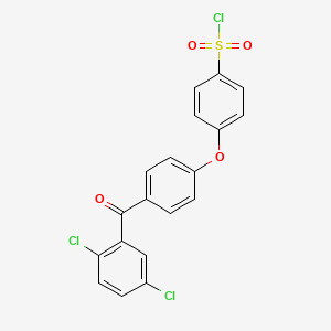 4-[4-(2,5-Dichlorobenzoyl)phenoxy]benzene-1-sulfonyl chloride