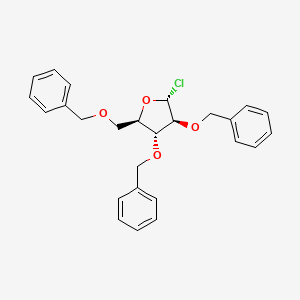 molecular formula C26H27ClO4 B8635877 (2R,3R,4S,5R)-3,4-Bis(benzyloxy)-2-((benzyloxy)methyl)-5-chlorotetrahydrofuran 