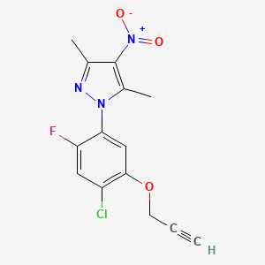 molecular formula C14H11ClFN3O3 B8688477 1-[4-Chloro-2-fluoro-5-(2-propyn-1-yloxy)phenyl]-3,5-dimethyl-4-nitro-1h-pyrazole CAS No. 106082-26-2
