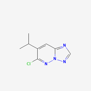 molecular formula C8H9ClN4 B8691146 6-Chloro-7-isopropyl[1,2,4]triazolo[1,5-b]pyridazine CAS No. 175215-24-4