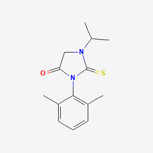 molecular formula C14H18N2OS B8692154 3-(2,6-Dimethylphenyl)-1-isopropyl-2-thioxo-imidazolidin-4-one 