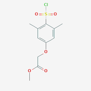 molecular formula C11H13ClO5S B8720885 Methyl (4-chlorosulfonyl-3,5-dimethylphenoxy)acetate CAS No. 651729-29-2